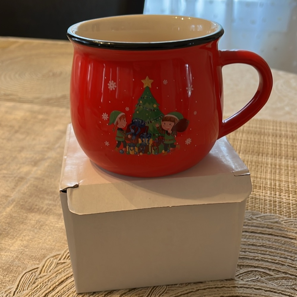 NIB Ceramic Christmas Holiday Tea/Coffee Mug in Red from local Rea Shop! - Picture 2 of 3